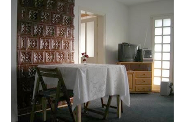 Rumānija Privát Almaş, Eksterjers